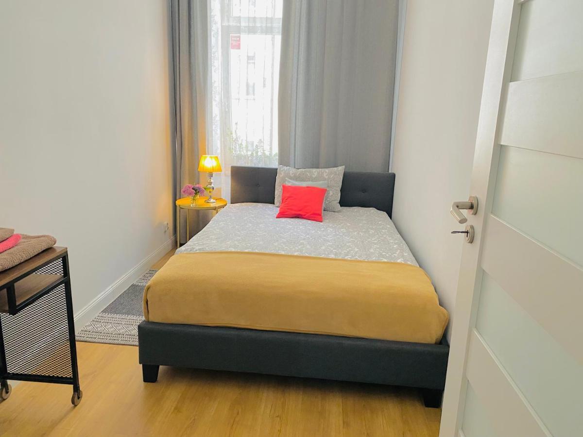 Apartament Centrum Познань Екстер'єр фото