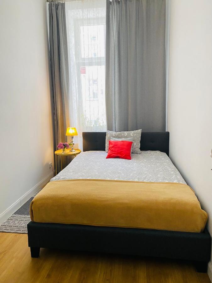 Apartament Centrum Познань Екстер'єр фото